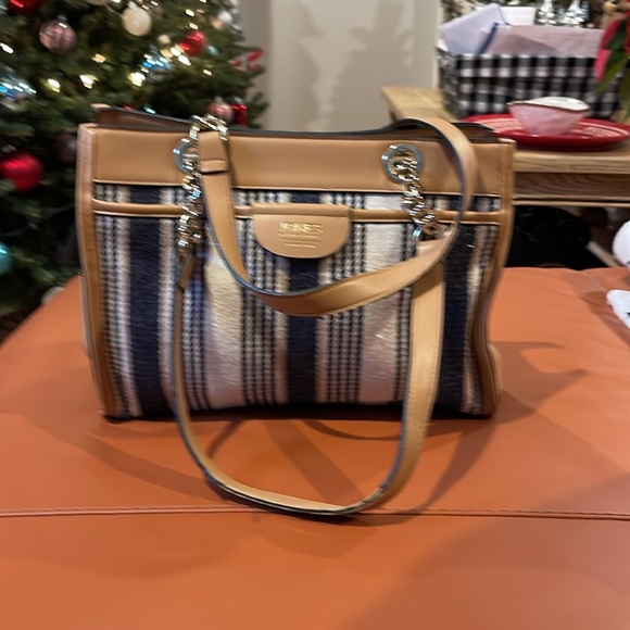 Jones New York handbag. - Picture 2 of 9